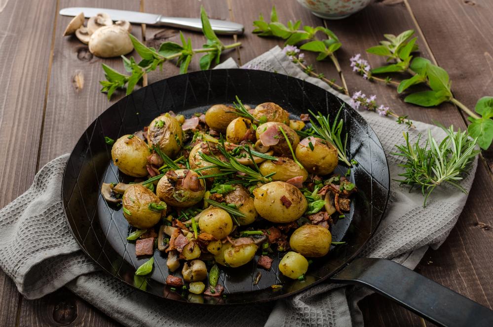 Nejnebezpečnější způsoby přípravy brambor - smažení na pánvi a fritování / foto depositphotos.com